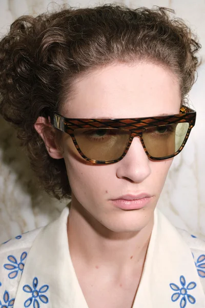 Look 77